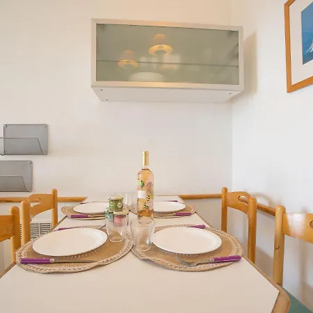Lägenhet Le Belvedere - R3 221 By Interhome Saint-Raphaël