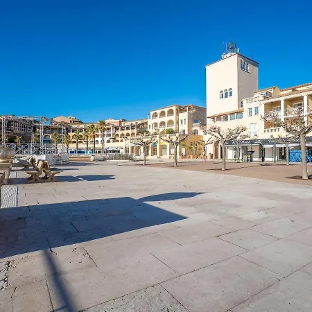 Apartment Le Belvedere - R3 221 By Interhome Saint-Raphaël