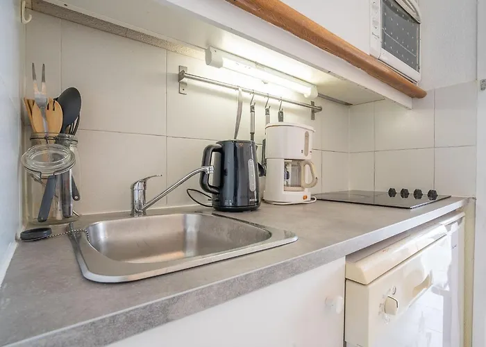 Le Belvedere - R3 221 By Interhome Appartamento Saint-Raphaël
