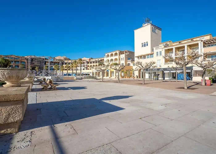 Appartamento Le Belvedere - R3 221 By Interhome Saint-Raphaël
