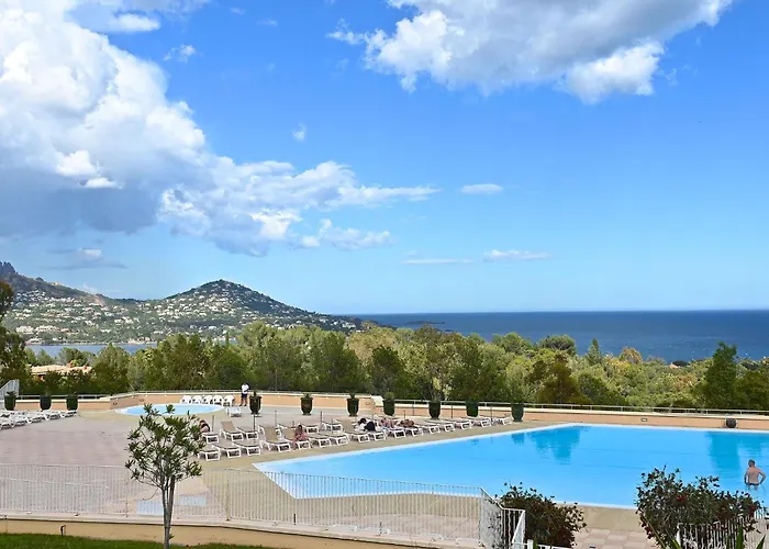 Appartamento Le Belvedere - R3 221 By Interhome